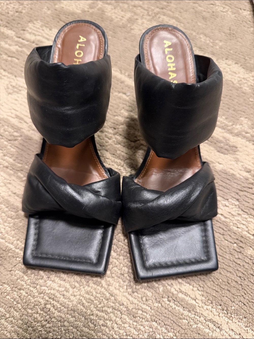 ALOHAS Black Padded Square-Toe Slide Mules